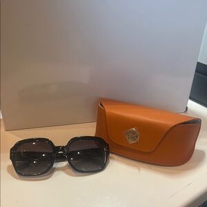 Tory Burch new never worn - Elegant Black Sunglasses with Orange Case